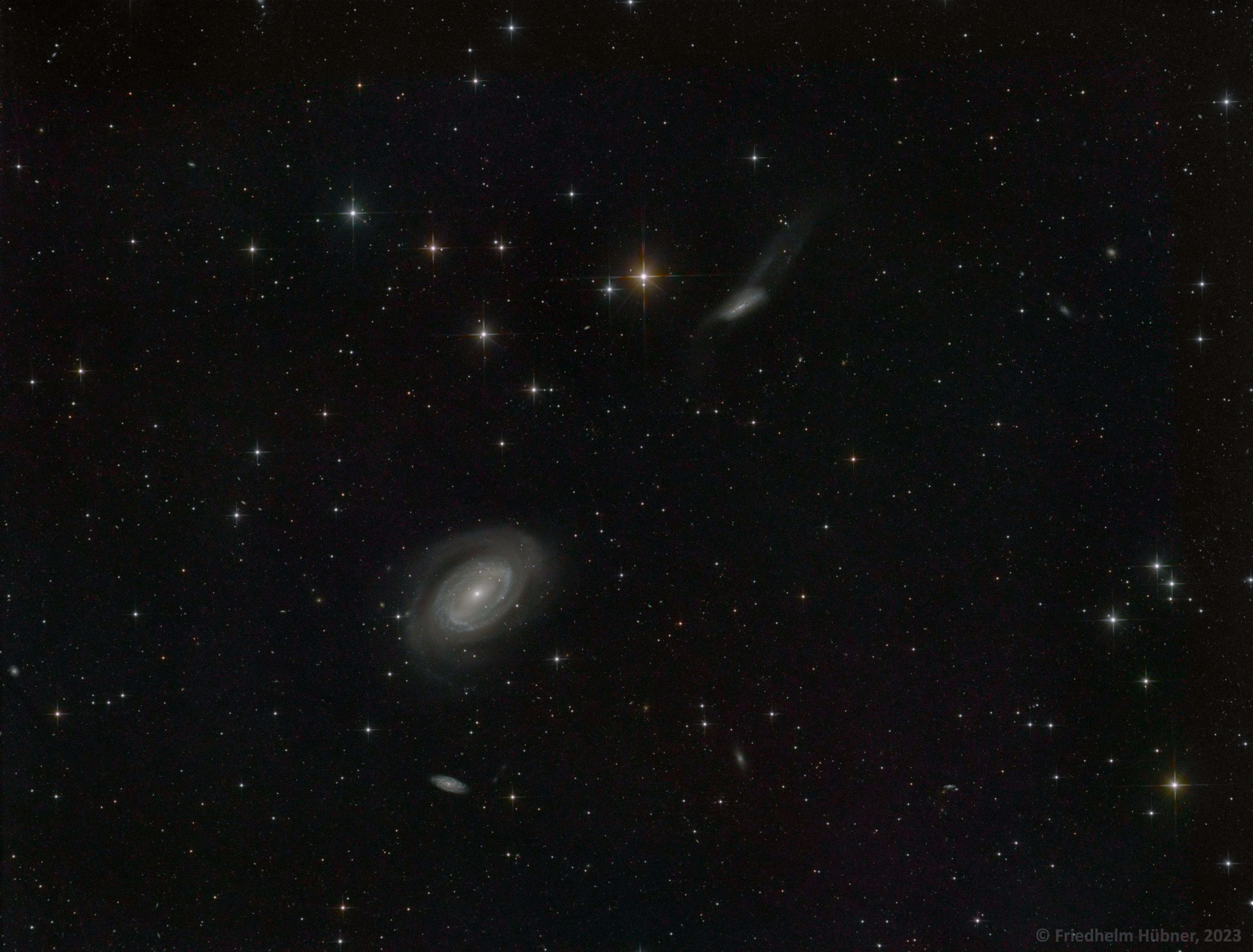 NGC 4725 (Com)